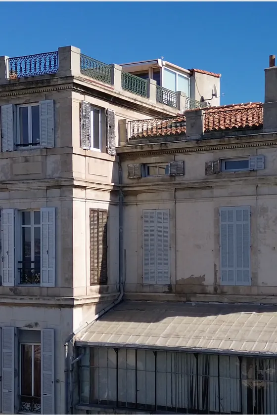 Les locaux d'Anna'Rénov à Marseille, une grande bastide rénovée